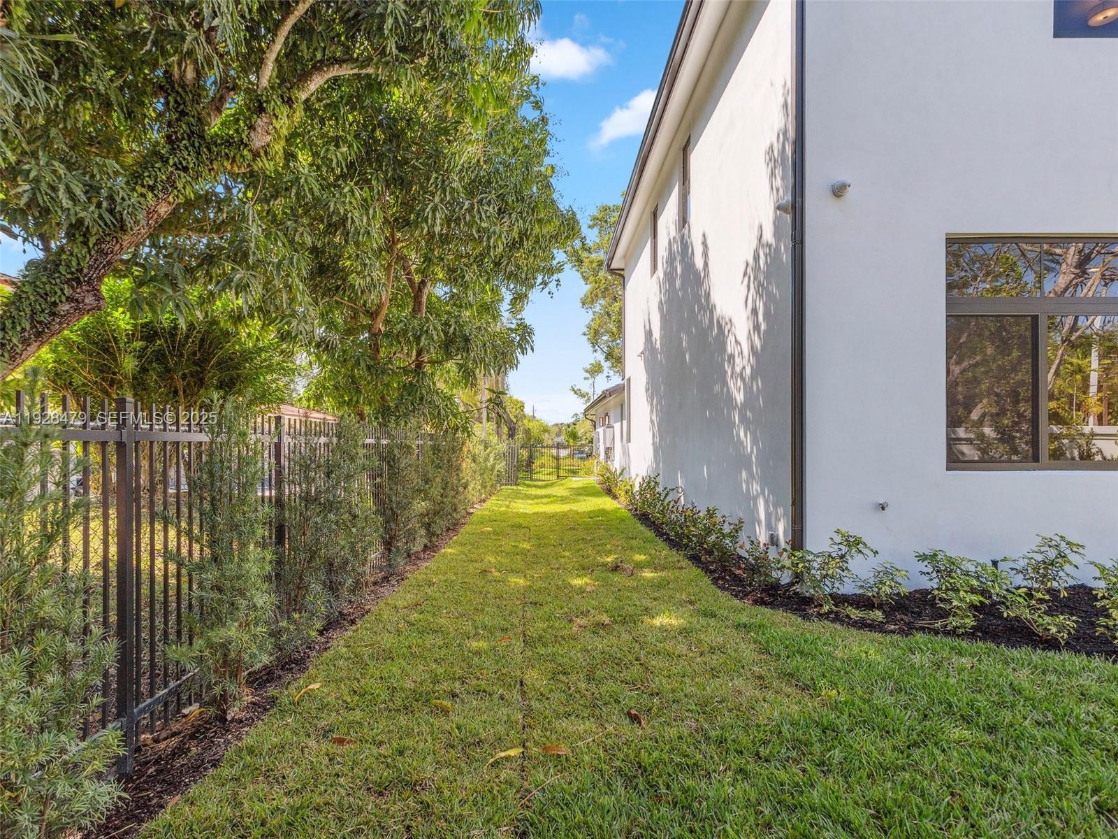 UNIVERSITY BAPTIST CHURCH - Residential