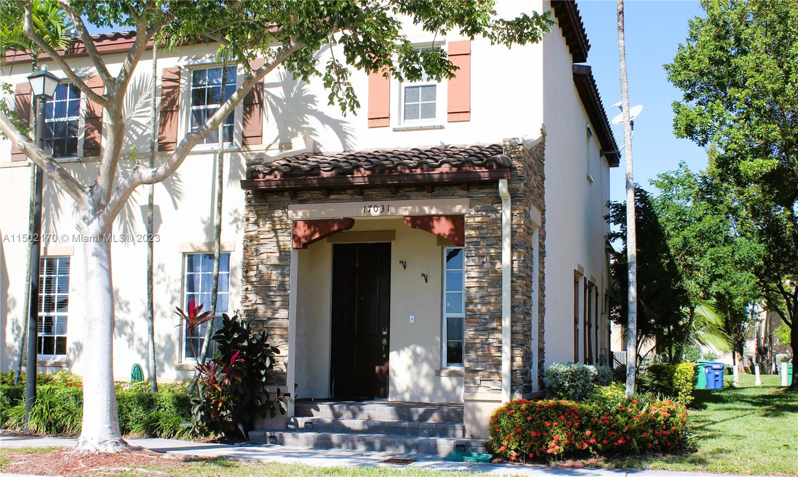 KENDALL COMMONS TOWNHOMES - Residential Lease