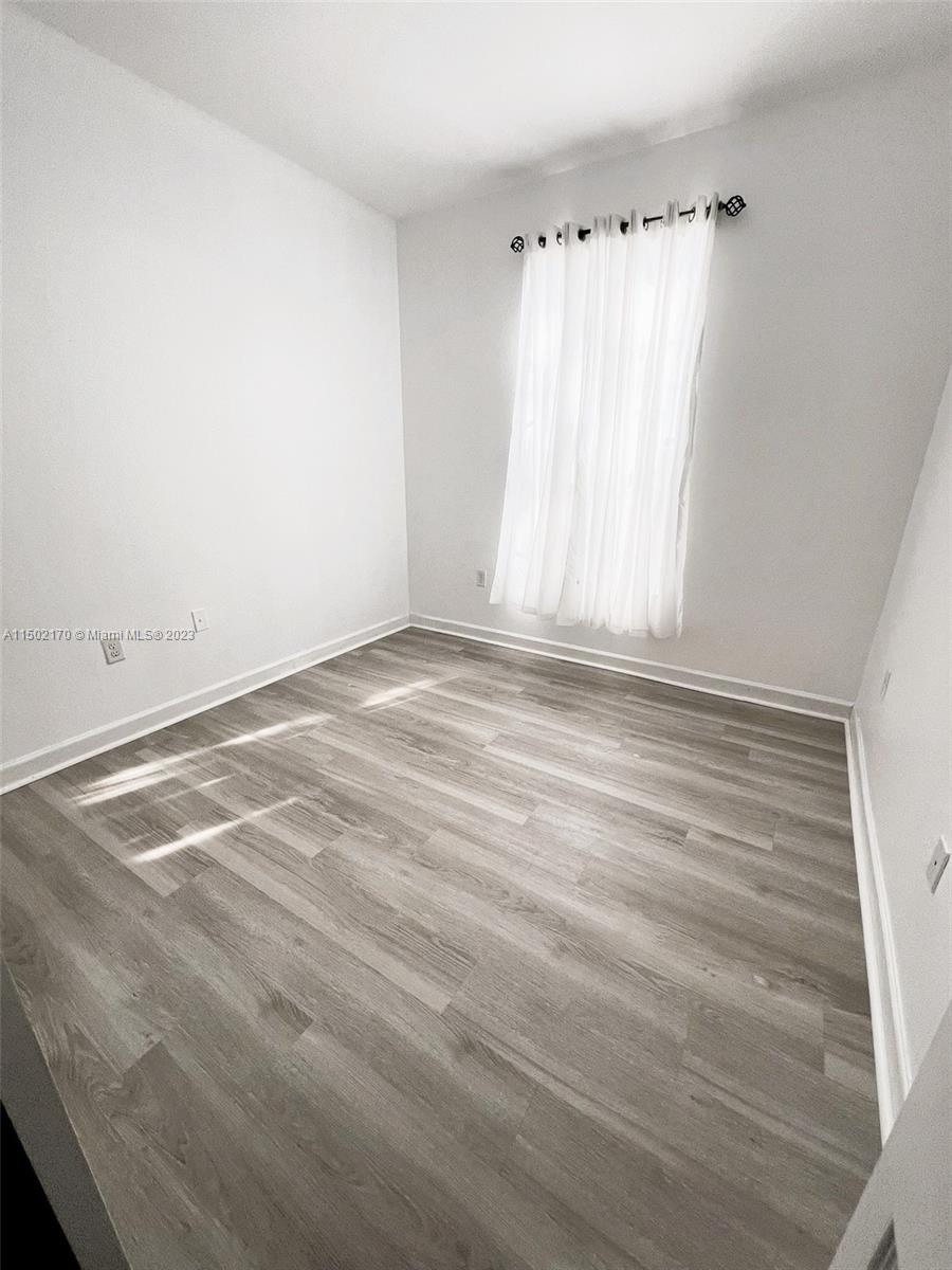 KENDALL COMMONS TOWNHOMES - Residential Lease