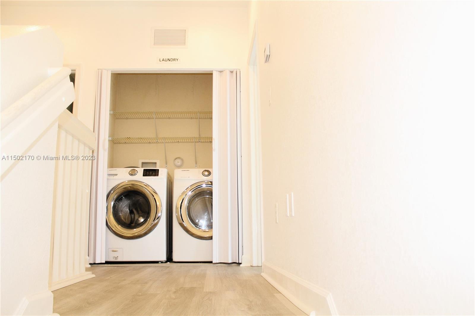 KENDALL COMMONS TOWNHOMES - Residential Lease