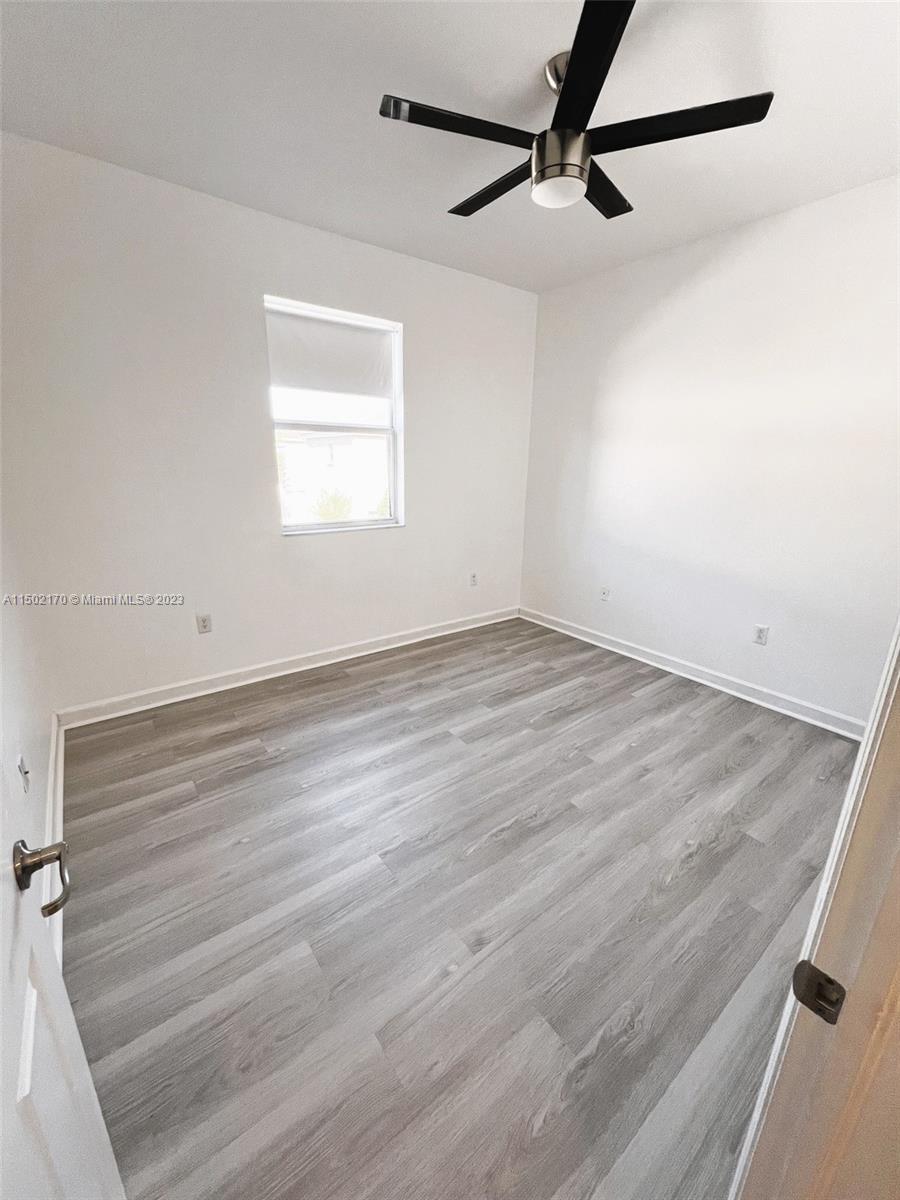 KENDALL COMMONS TOWNHOMES - Residential Lease