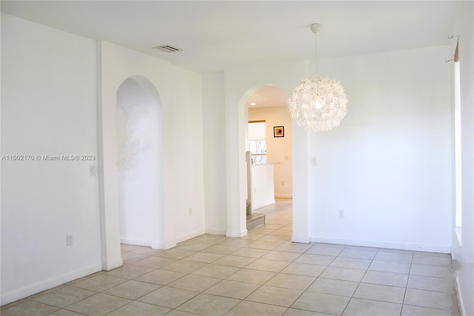 KENDALL COMMONS TOWNHOMES - Residential Lease