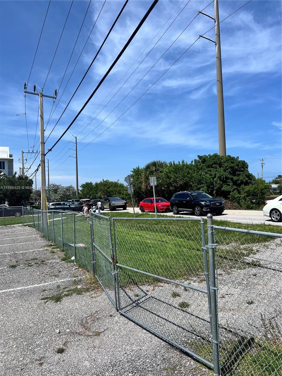 21188 W Dixie Hwy