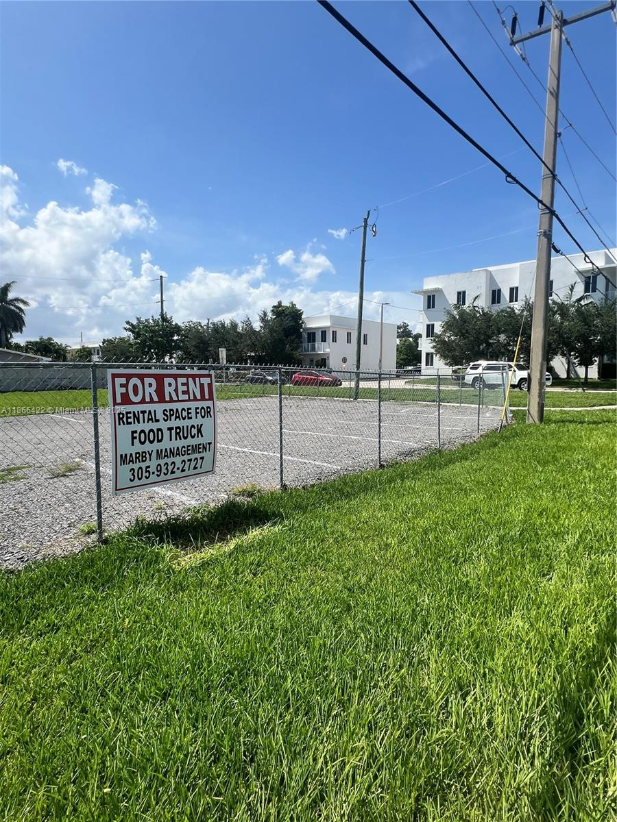 AMAZING LOCATION! AMAZING PRICE! This fully approved food truck venue is in a high traffic area steps away from Aventura Waterways School and Aventura Hospital. Perfect for established operators or new entrepreneurs, this space offers excellent exposure in a vibrant area with steady traffic.
Features & Highlights:
Designated spaces for multiple food trucks with convenient hookups
Ample parking for customers and vendors
Outdoor seating area for guests
Flexible lease terms to accommodate seasonal or long-term concepts
High-traffic location surrounded by residential neighborhoods, retail, and entertainment
This is an ideal opportunity for food truck owners looking to expand, test new markets, or join a thriving food destination.