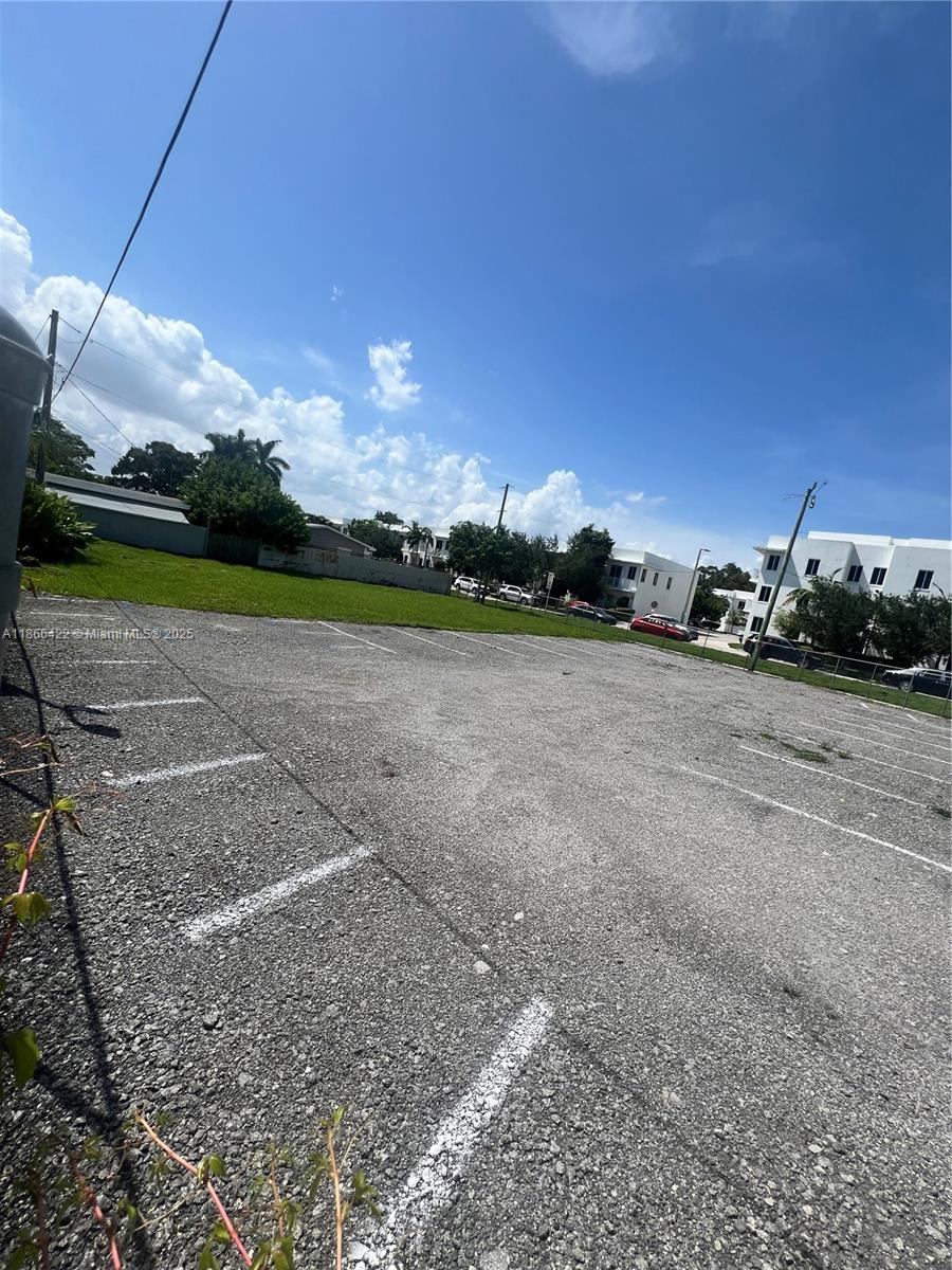 21188 W Dixie Hwy