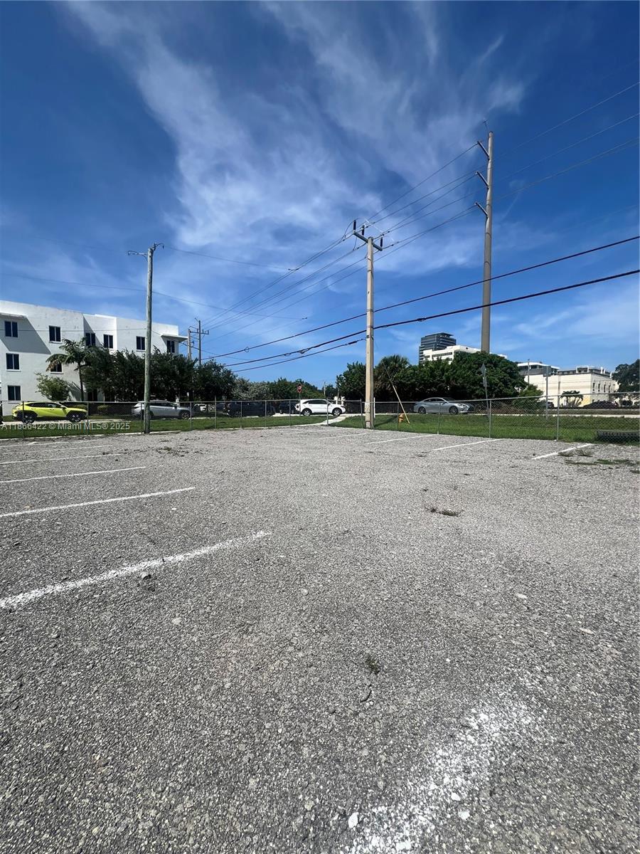 21188 W Dixie Hwy