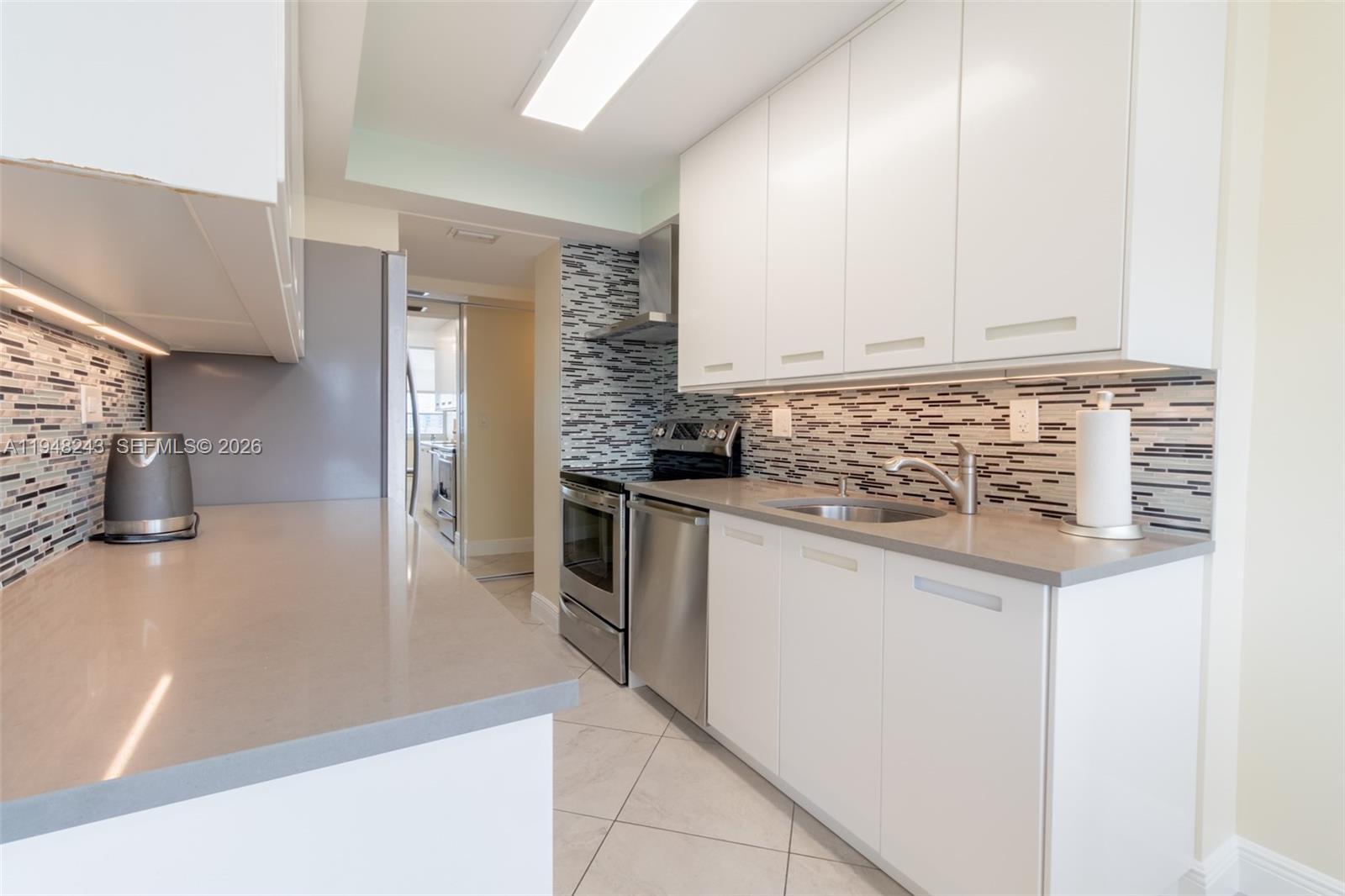 WINSTON TOWERS 100 CONDO - Residential