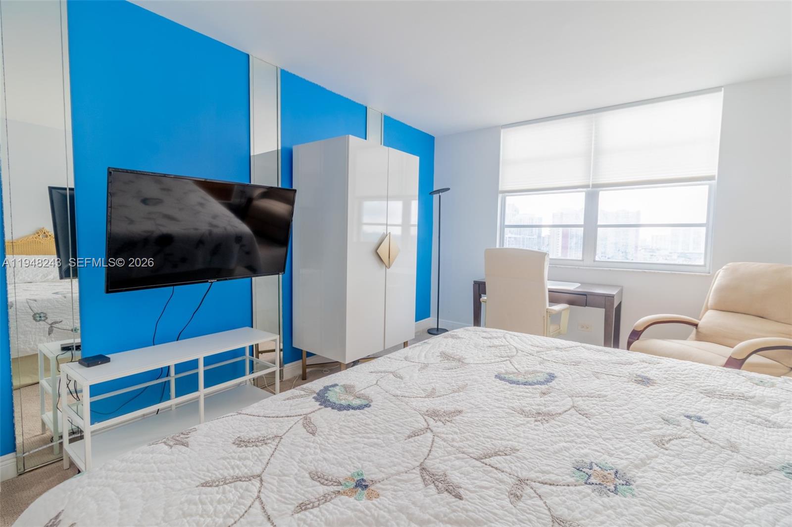 WINSTON TOWERS 100 CONDO - Residential