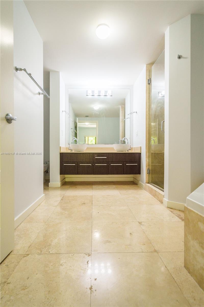 CORAL GABLES SEC K - Residential Lease