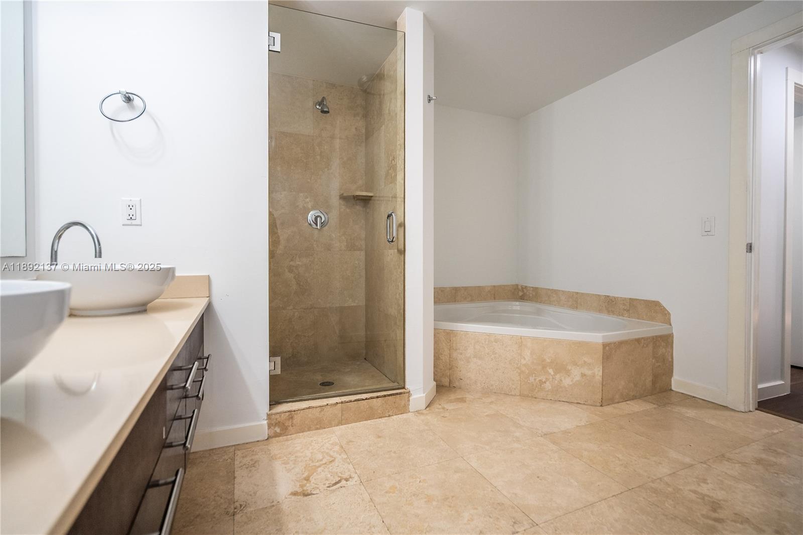 CORAL GABLES SEC K - Residential Lease