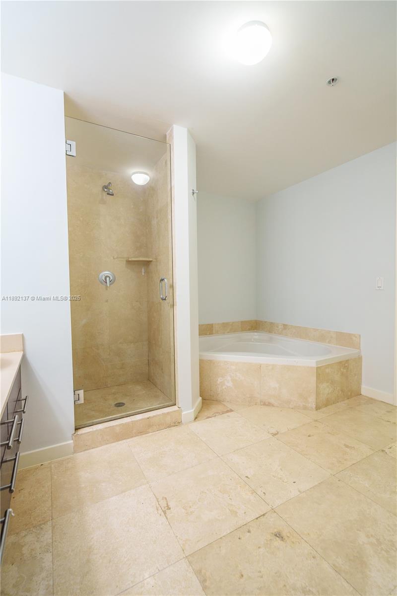 CORAL GABLES SEC K - Residential Lease