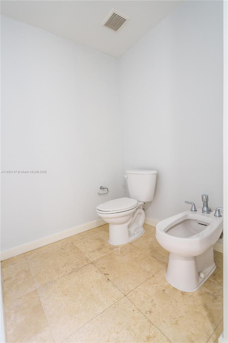 CORAL GABLES SEC K - Residential Lease