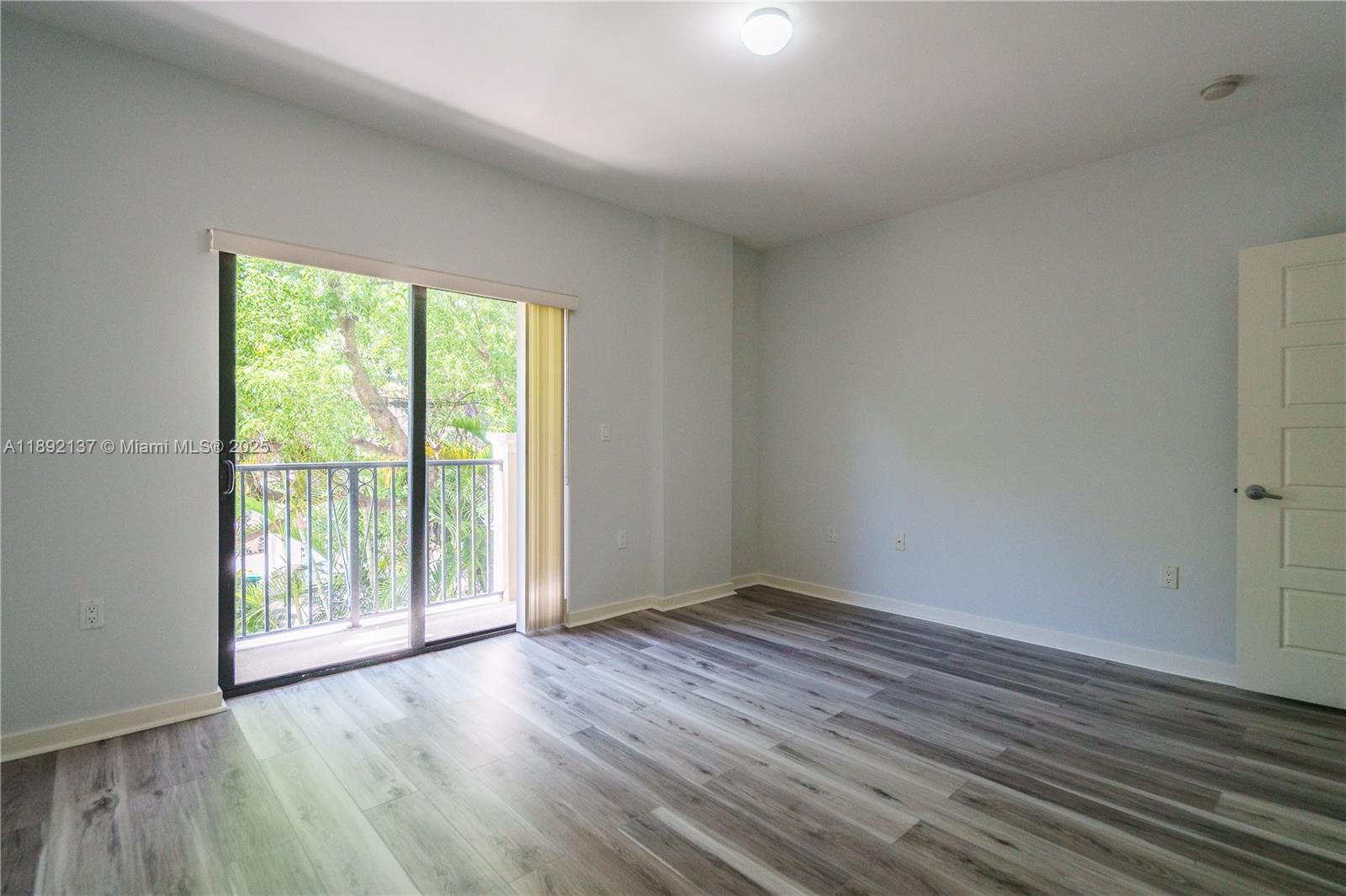CORAL GABLES SEC K - Residential Lease