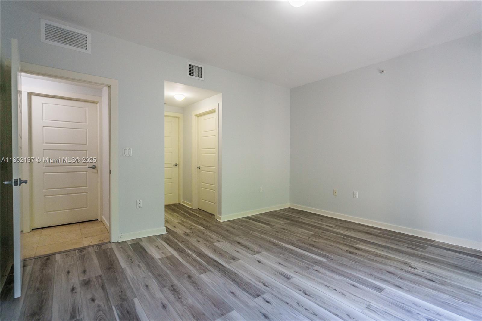 CORAL GABLES SEC K - Residential Lease
