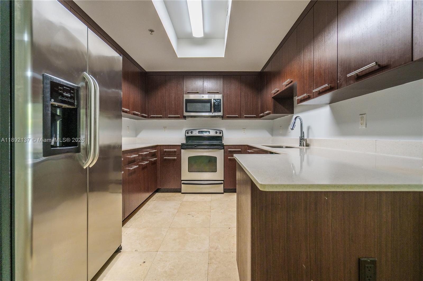CORAL GABLES SEC K - Residential Lease