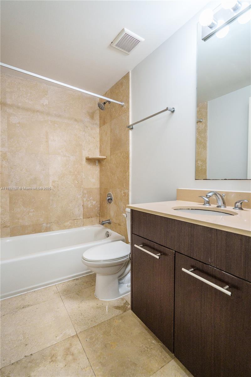 CORAL GABLES SEC K - Residential Lease