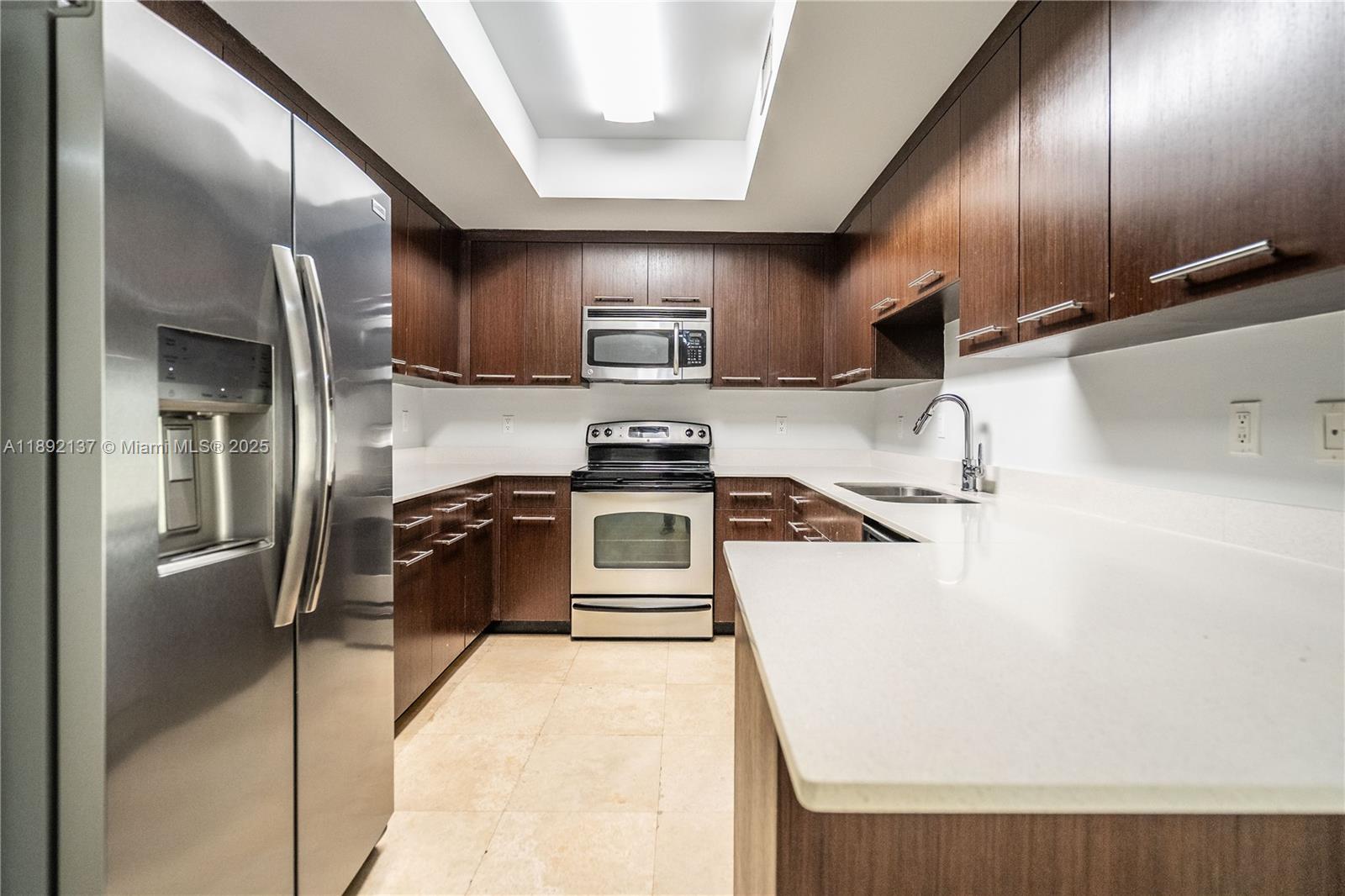 CORAL GABLES SEC K - Residential Lease