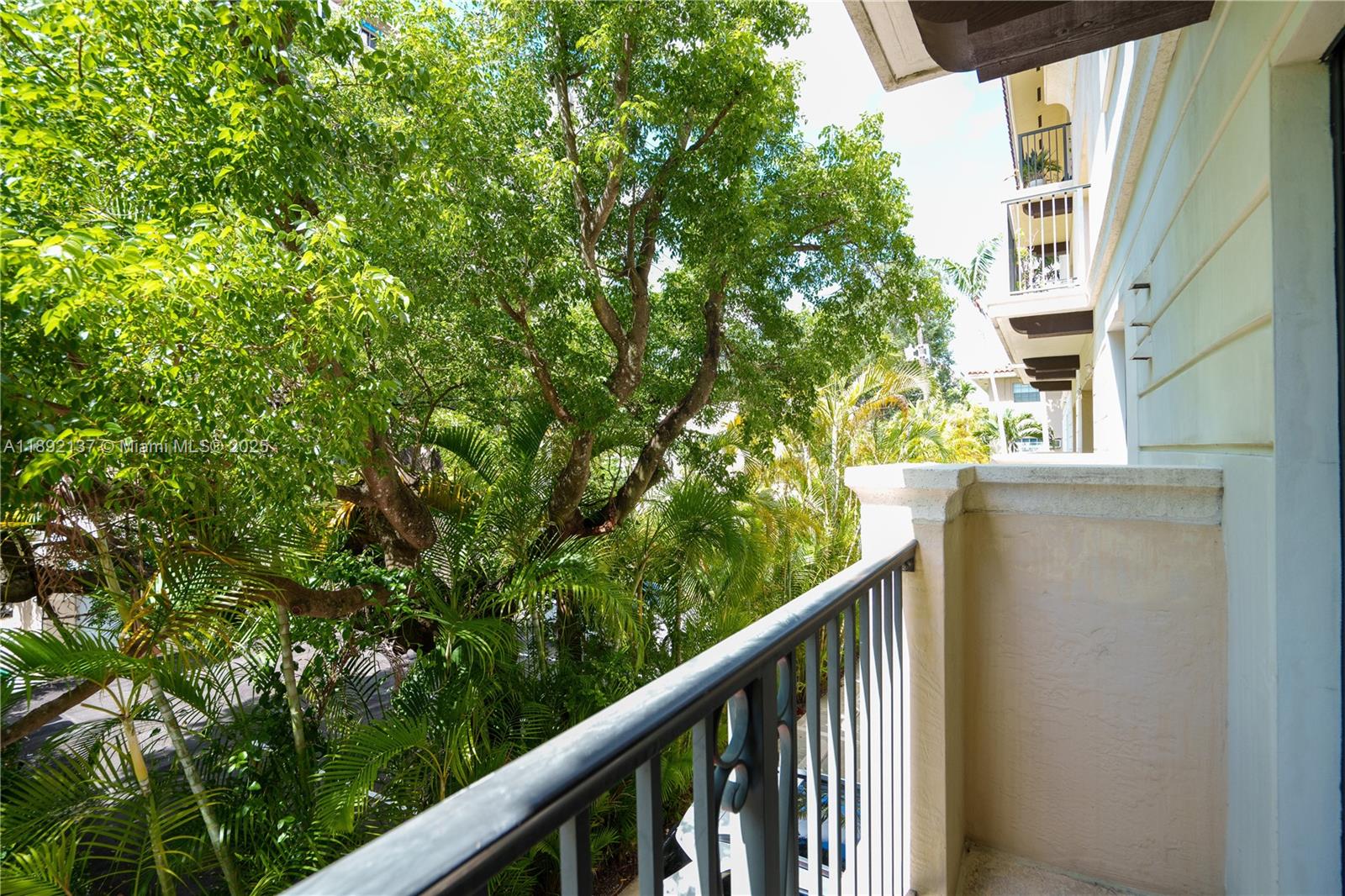 CORAL GABLES SEC K - Residential Lease