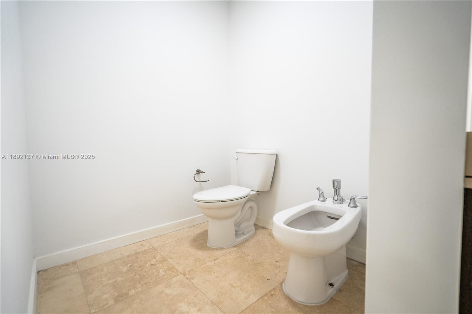 CORAL GABLES SEC K - Residential Lease