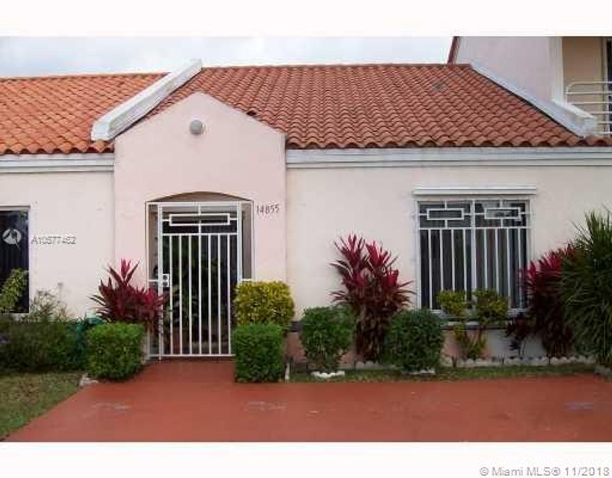 2/2 UPDATED VILLA, GRANITE COUNTERTOPS,  WASHER AND DRYER, ALL TILED FLOORS. NICE LARGE PATIO, "A" RATED SCHOOLS, CLOSE TO SHOPPING AND EASY ACCESS.