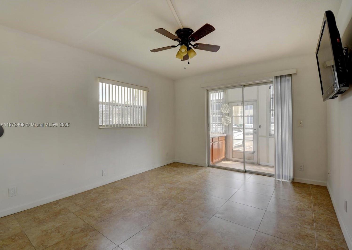 KINGS POINT SAXONY CONDOS - Residential