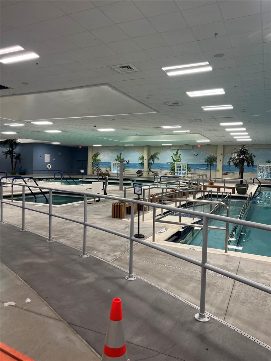 KINGS POINT SAXONY CONDOS - Residential