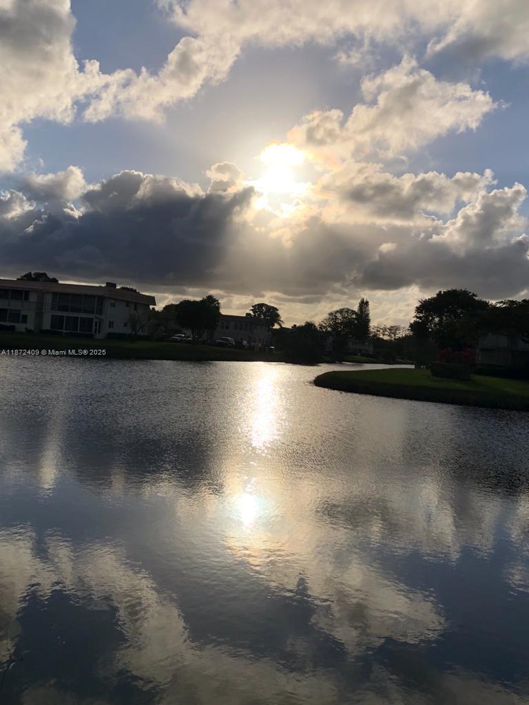 KINGS POINT SAXONY CONDOS - Residential