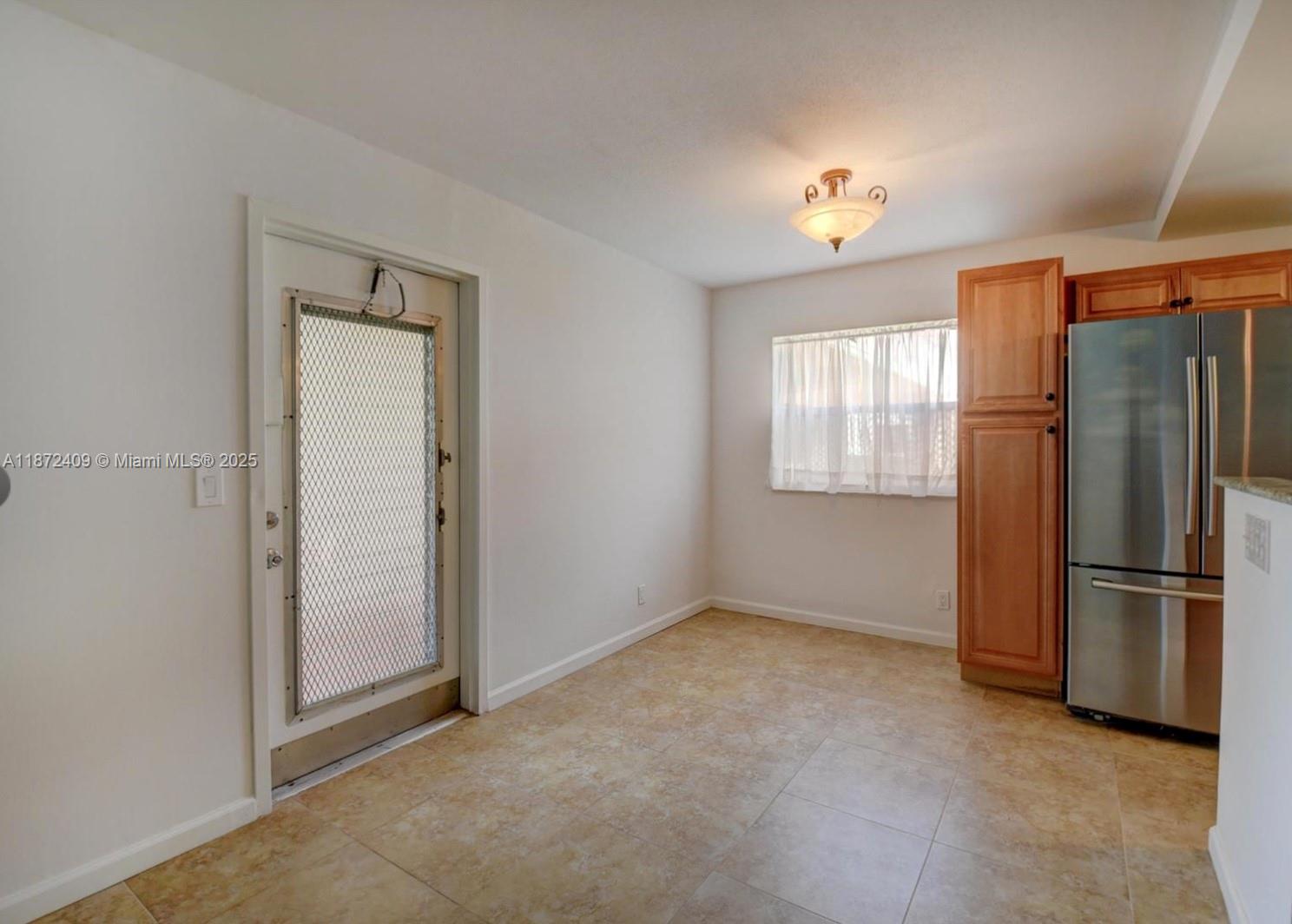 KINGS POINT SAXONY CONDOS - Residential