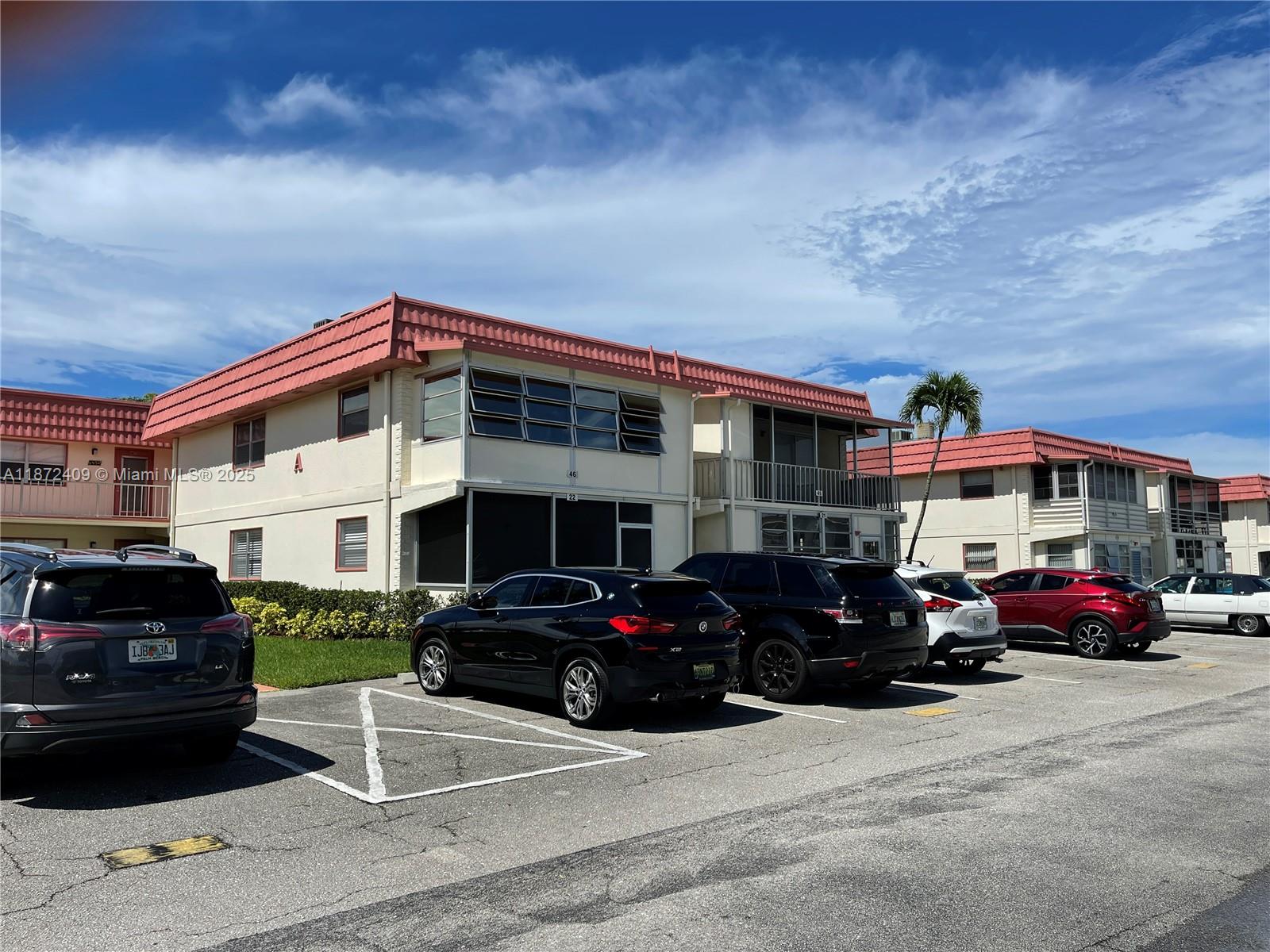 KINGS POINT SAXONY CONDOS - Residential