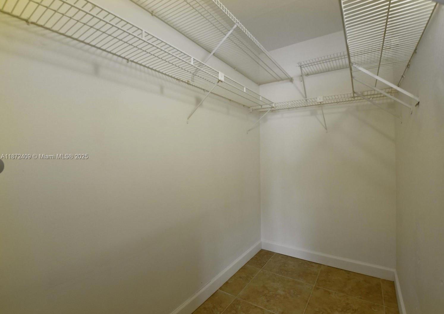 KINGS POINT SAXONY CONDOS - Residential