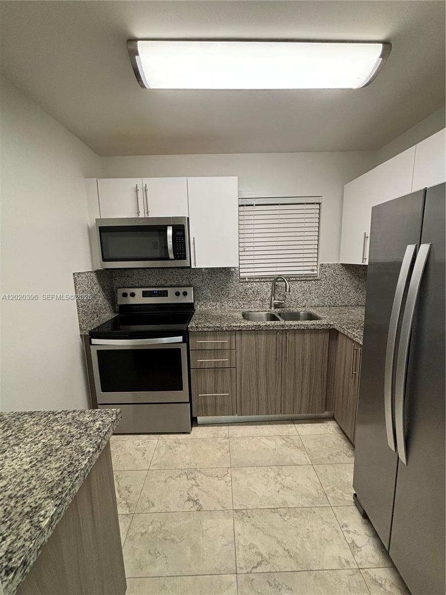 7470 Miami Lakes Dr B208