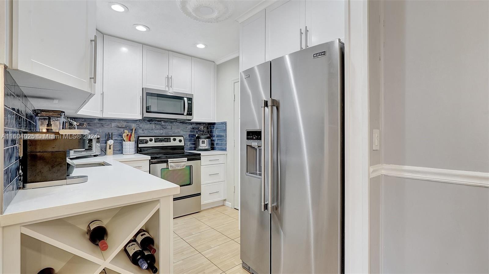 Property for Sale at 5820 Ne 22nd Way 624, Fort Lauderdale, Broward County, Florida - Bedrooms: 2 
Bathrooms: 2  - $210,000