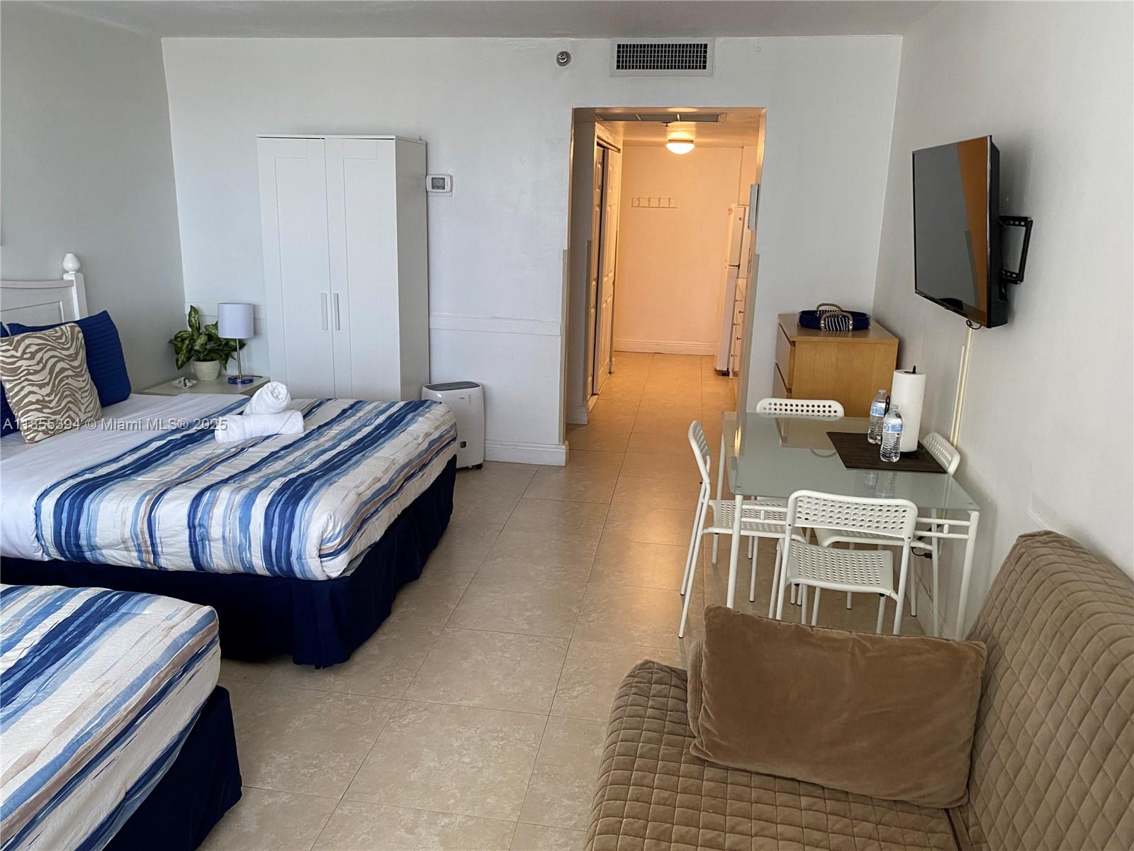 19201 Collins Ave 1030