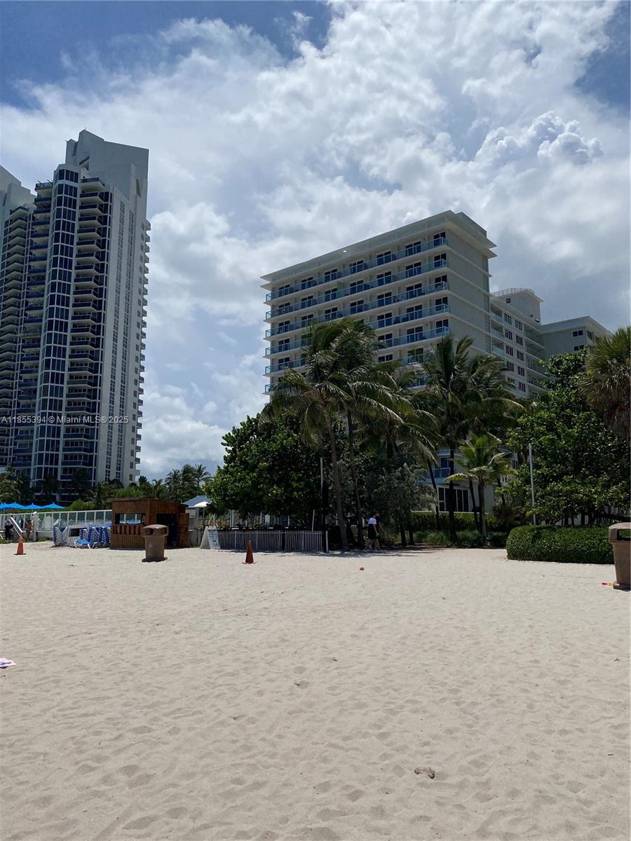 THE AVENTURA BEACH CLUB C - Residential