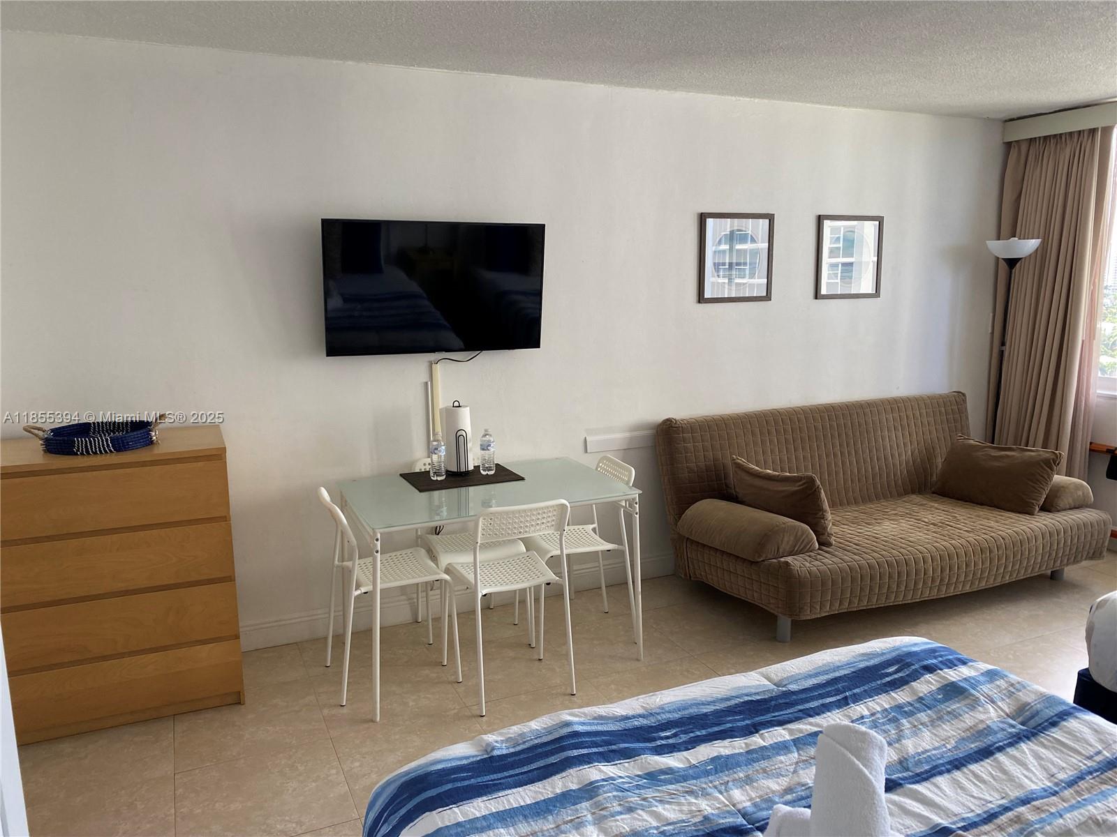 THE AVENTURA BEACH CLUB C - Residential