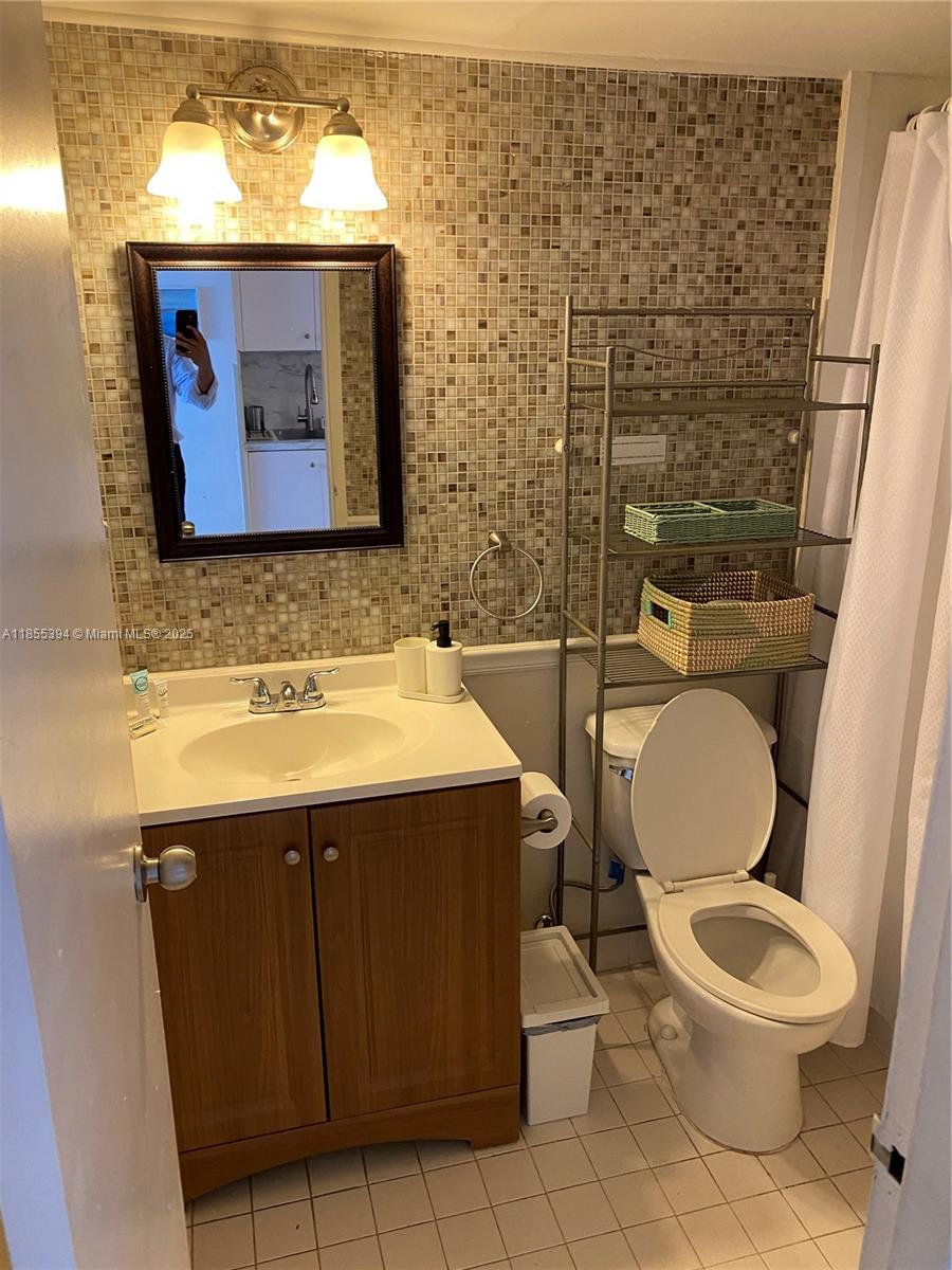 THE AVENTURA BEACH CLUB C - Residential