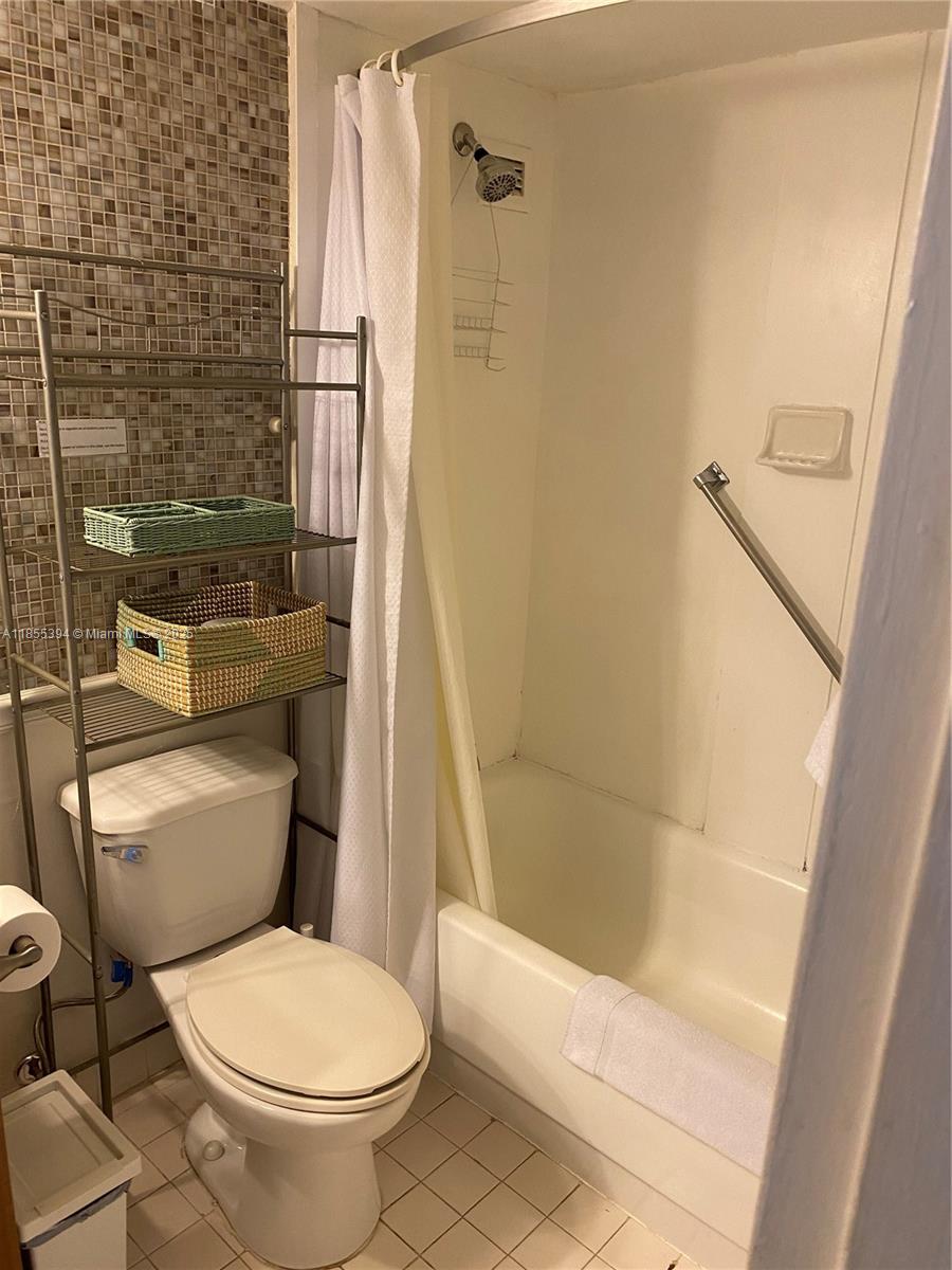 THE AVENTURA BEACH CLUB C - Residential