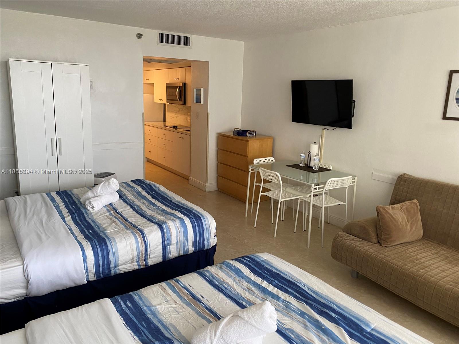 THE AVENTURA BEACH CLUB C - Residential