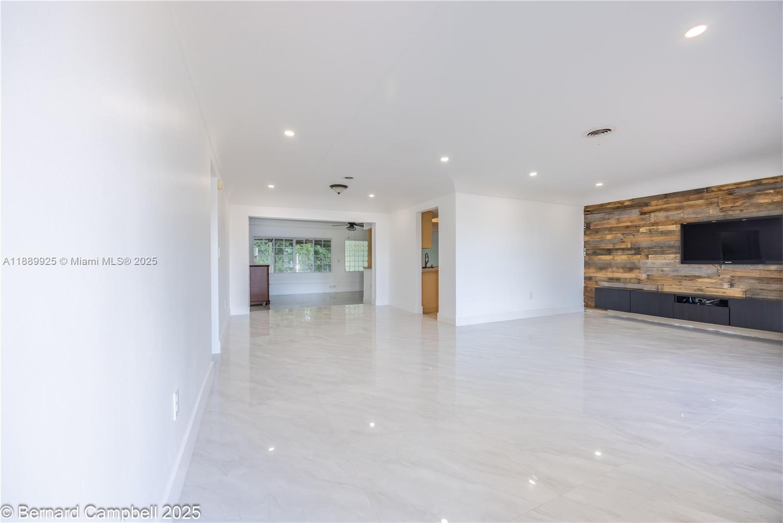MIRAMAR ISLES SEC 3 - Residential