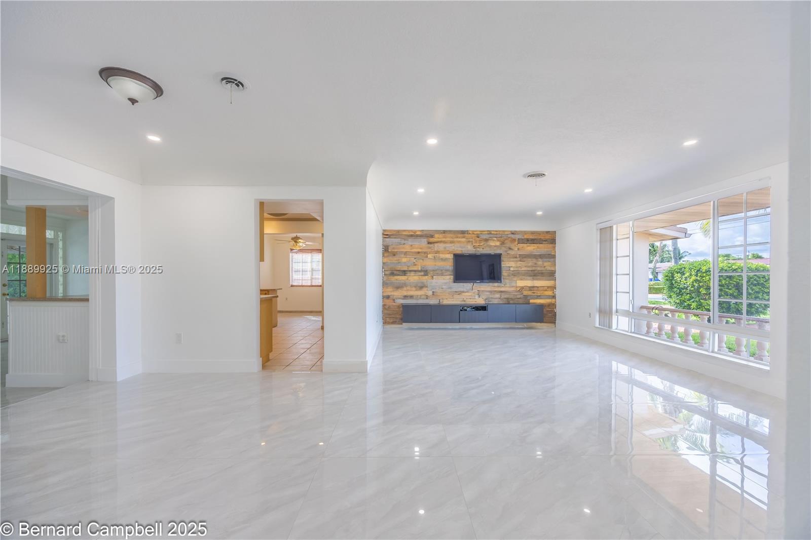 MIRAMAR ISLES SEC 3 - Residential