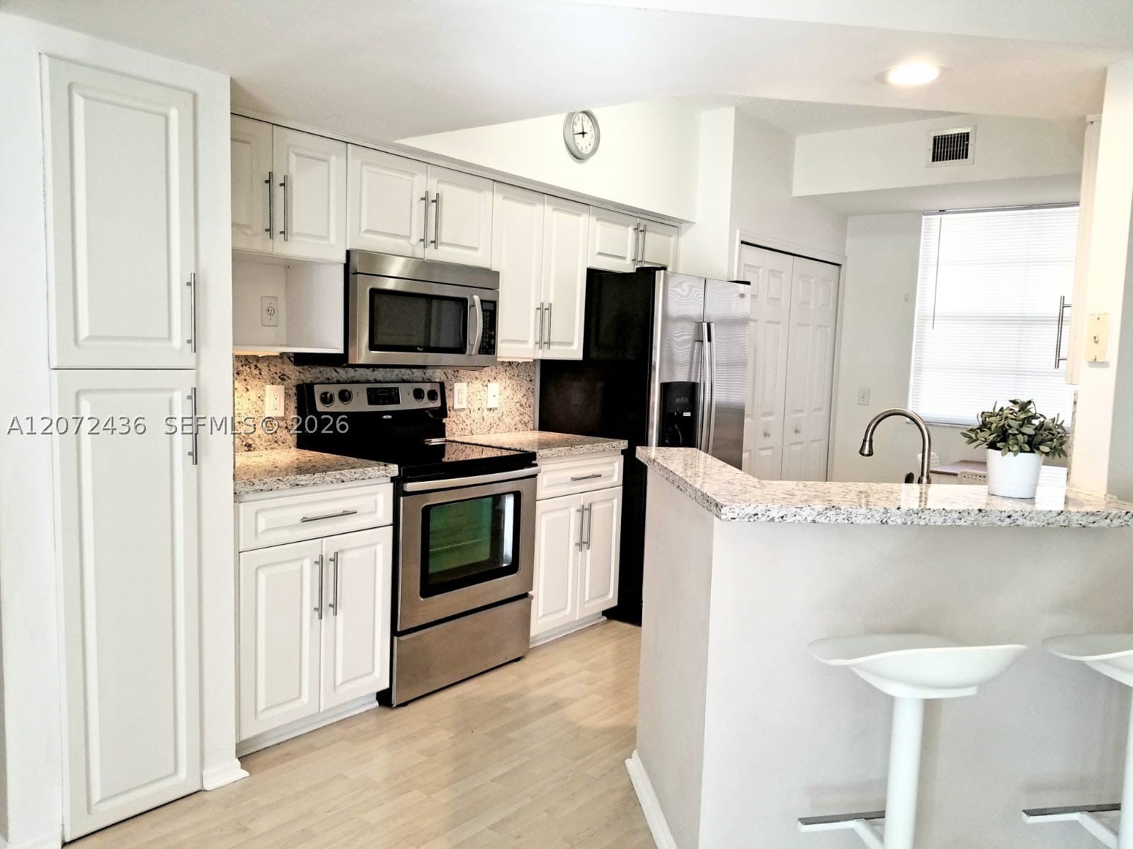3215 NE 184 ST 14302