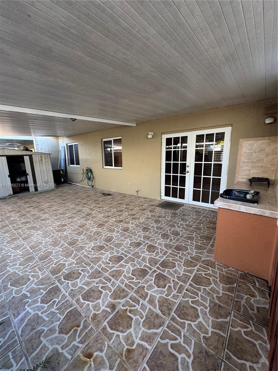 GABRIELLA CONDO CENTER - Residential Lease