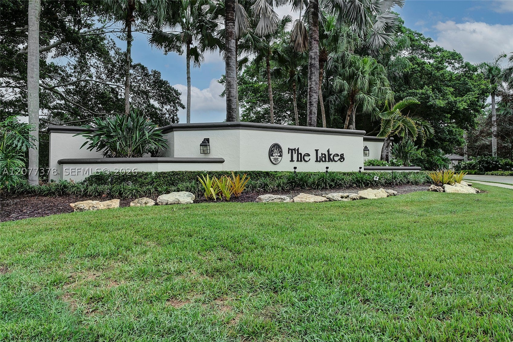 113 W Bayridge Dr