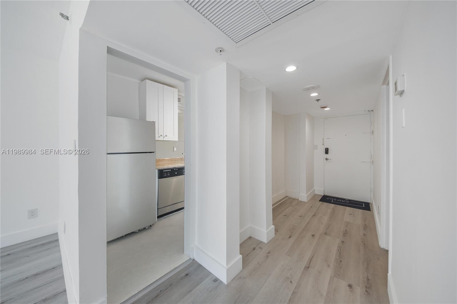 THE DECOPLAGE CONDO - Residential Lease