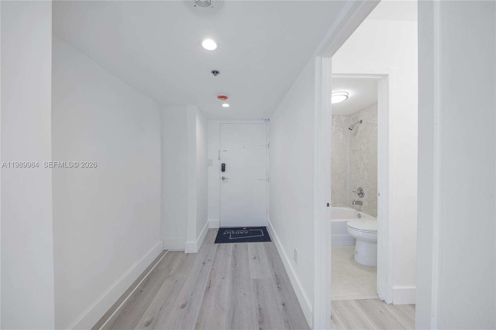 THE DECOPLAGE CONDO - Residential Lease