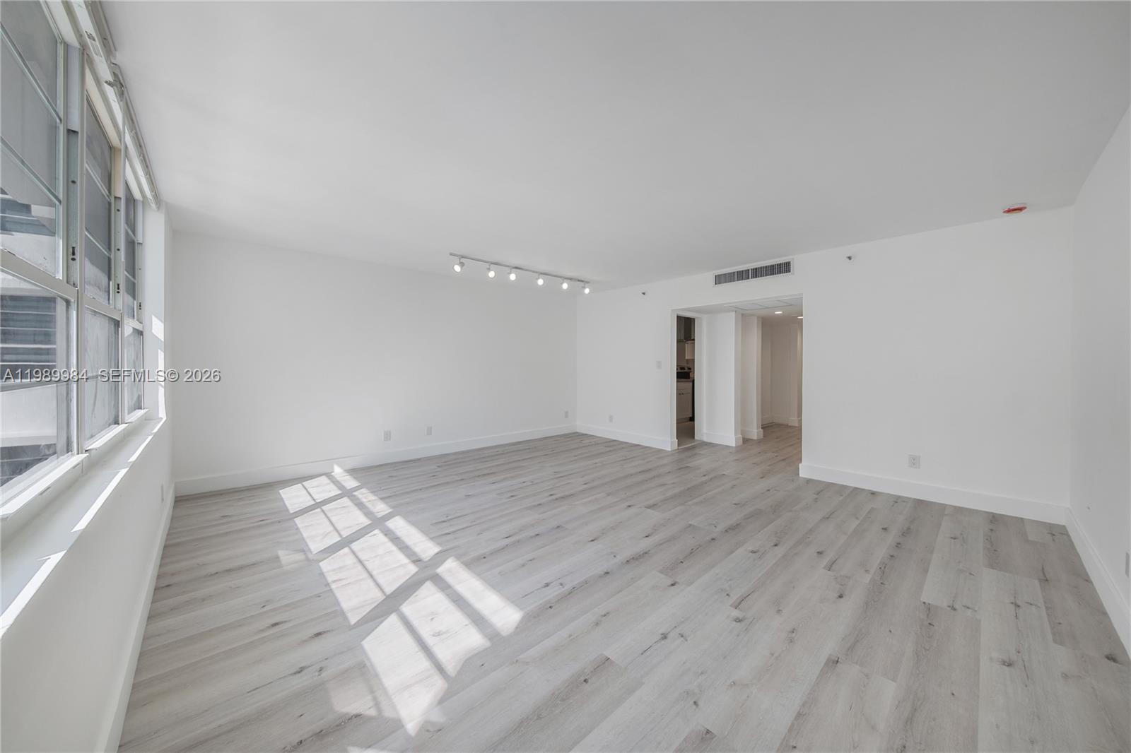 THE DECOPLAGE CONDO - Residential Lease