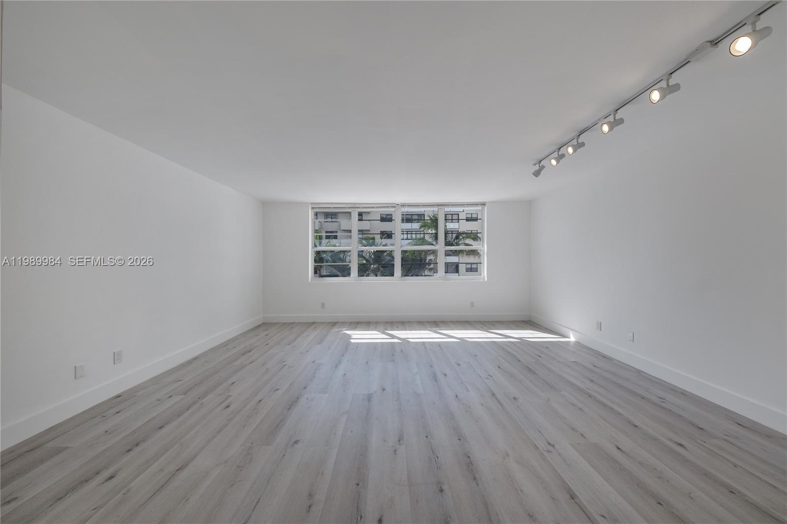 THE DECOPLAGE CONDO - Residential Lease