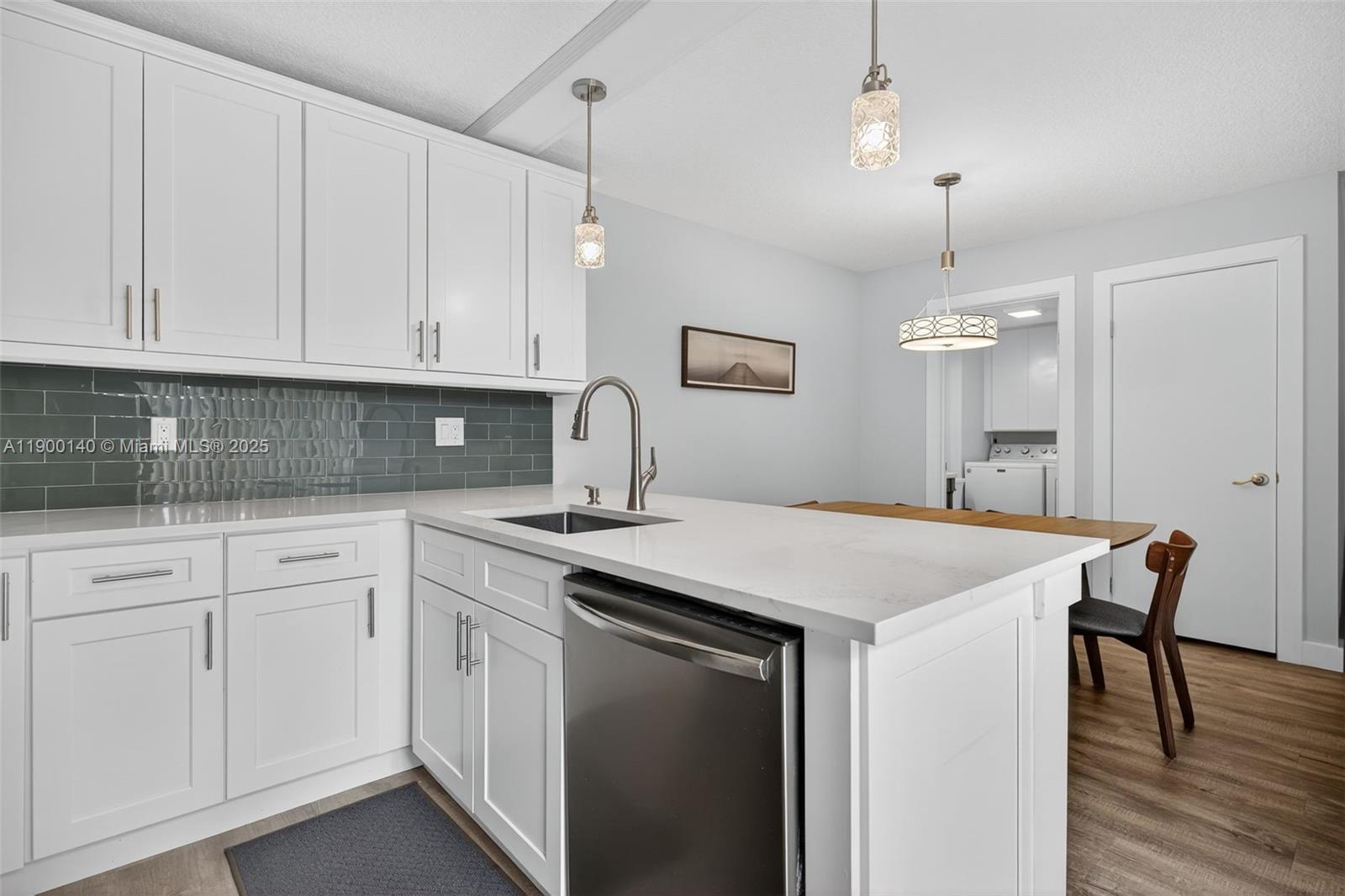 RIVER - Residential Lease