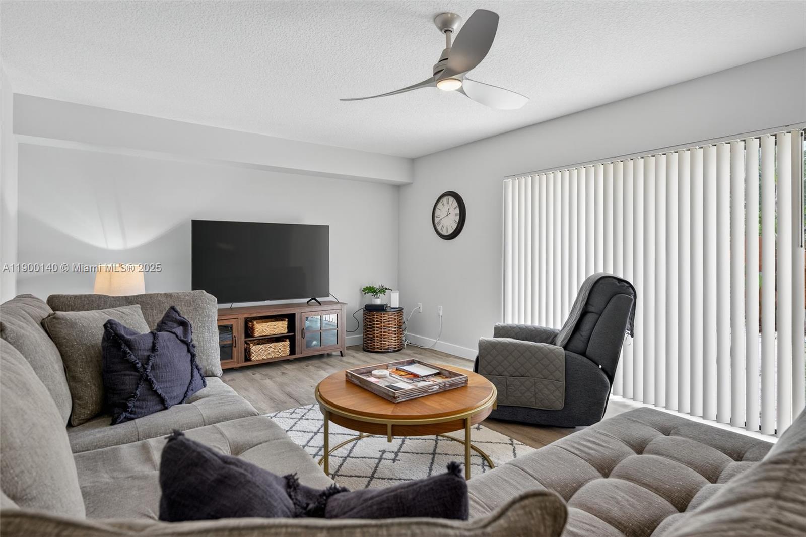 RIVER - Residential Lease