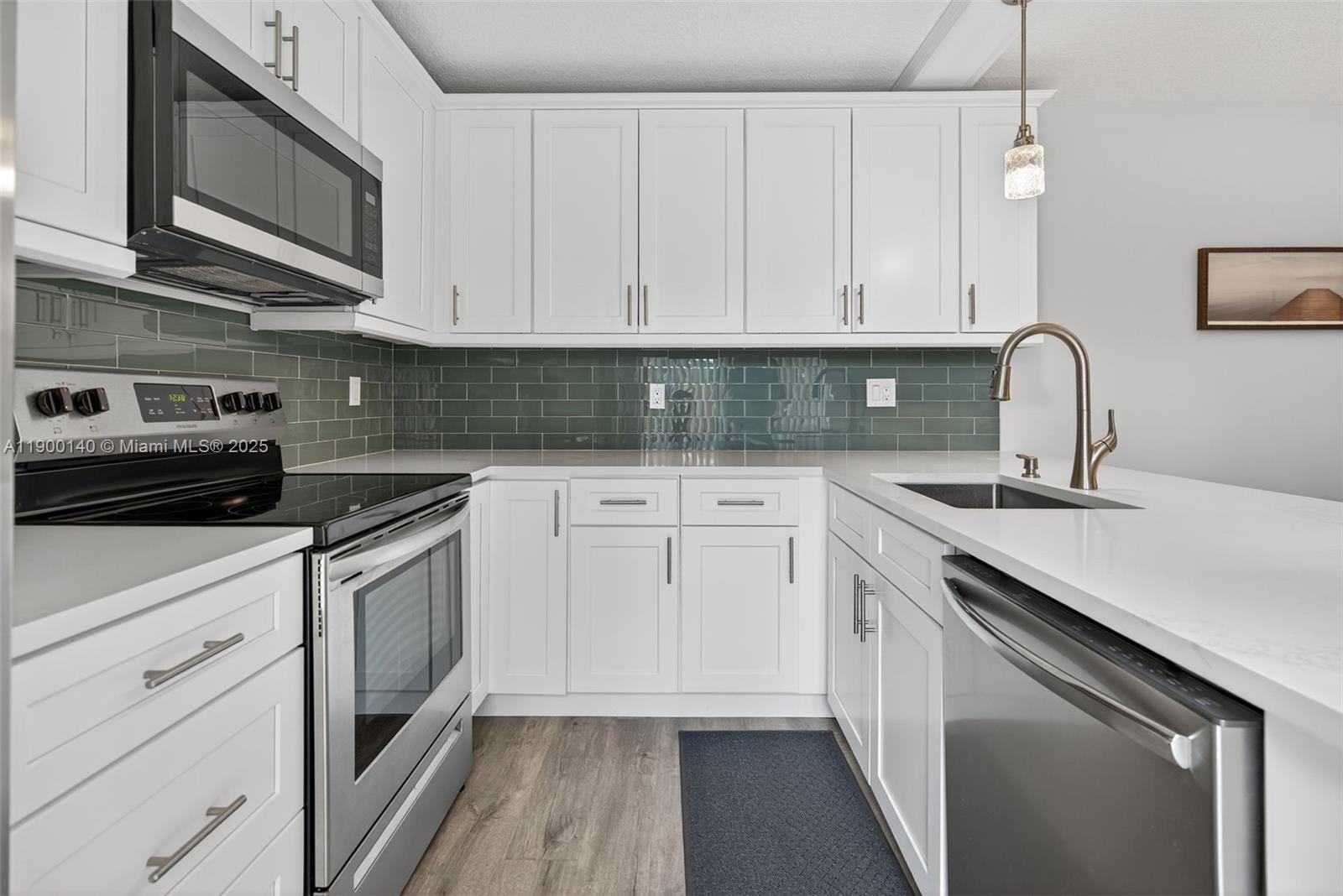 RIVER - Residential Lease